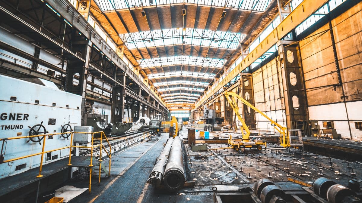 Azioni Leonardo: comprare o vendere